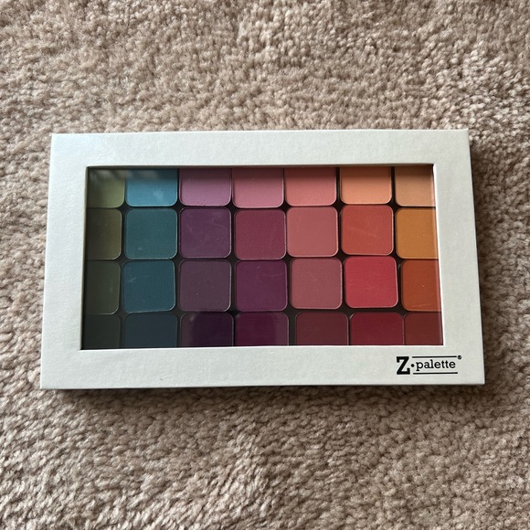Makeup Geek Color Matrix palette *Discontinued - Picture 3 of 5
